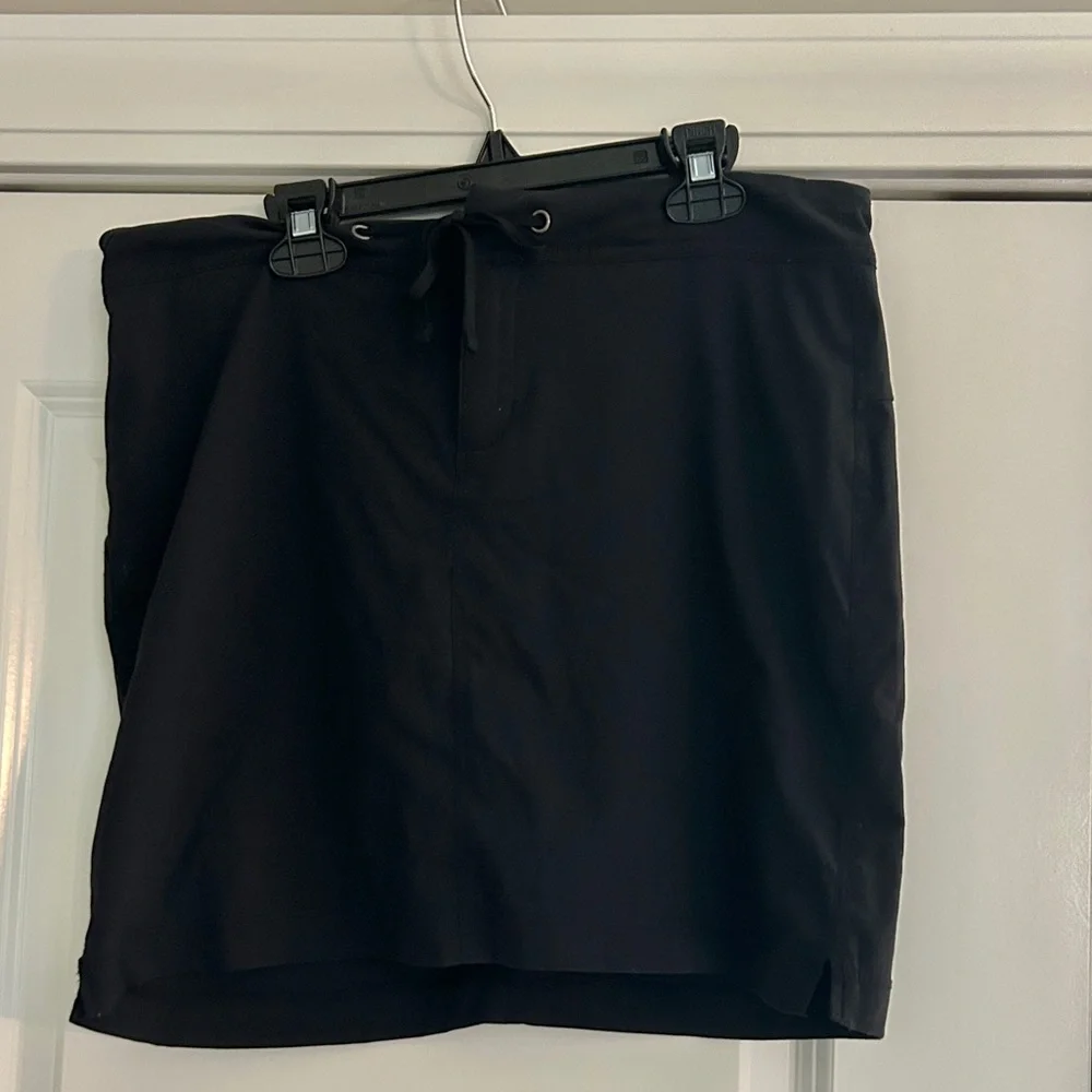 Columbia Women's Omni-Shield Black Active Skort /Skort with Built In Shorts Sz 6